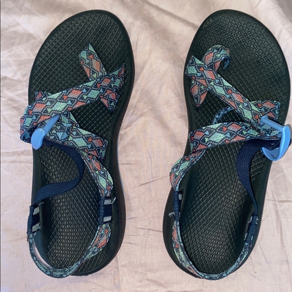 Chaco Cloud Sandals with toe strap (lightly used)